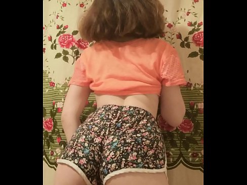 ❤️ Nena jove sexy despullant-se els pantalons curts davant la càmera ️ Sexe al ca.sexonfire.ru