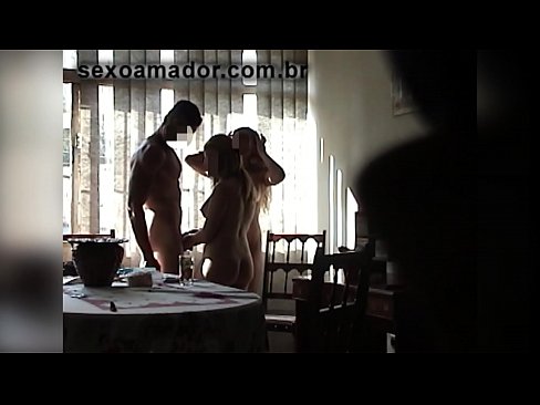 ❤️ Els amics sexuals conviden un home gegant i un trio amb ell ️ Sexe al ca.sexonfire.ru