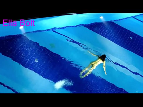 ❤️ No puc parar de mirar-la, jove rossa presa nedant nua a la piscina del complex ELLA BOLT ️ Sexe al ca.sexonfire.ru